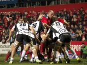 Le Zebre Rugby difendono una maul del Munster nella sfida della scorsa stagione a Cork